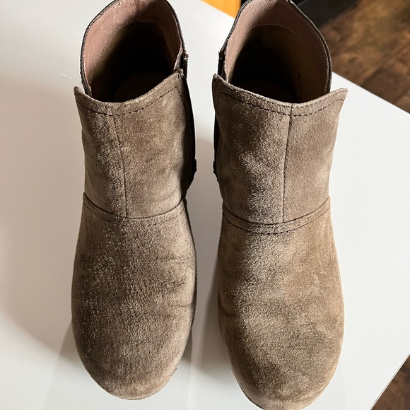 Dansko booties 7.5/38 - Picture 4 of 10